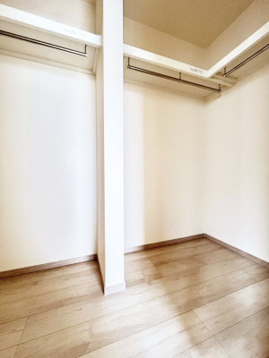 ̑@EH[NCN[[bgtŐԂLpł܂B