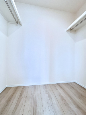 ̑@EH[NCN[[bgtŐԂLpł܂B