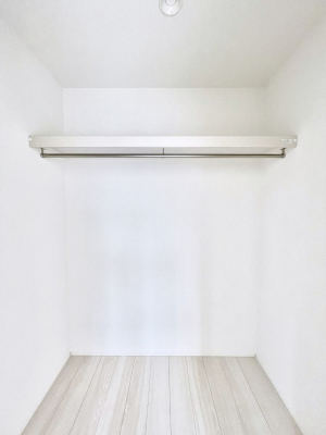 ̑@R`Walk-in Closet`@̗mĂVɂȂɂEH[NCN[[bgBmȊOɂAigȂƓdX[cP[XAXgbNiȂǉłЕtԂłB