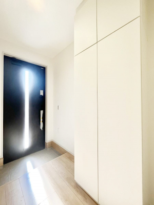 ց@`Entrance`@Ƃ̒łql}ŏ̏ꏊł錺ւ́AƂ̈ۂ̂̂łILxȌ֎[ŁAYɕۂƂo܂􌺊ւɂ͂Ղ[̉ʔI