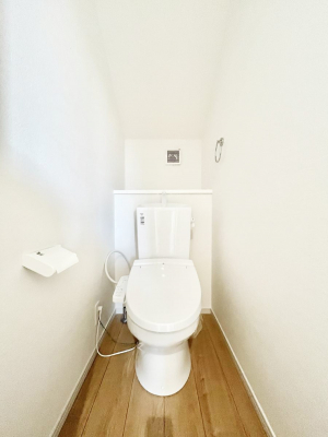 gC@`Toilet`@YEXbLEKȃEHVbgtgCł낰ԂłBgC͖g킴𓾂Ȃ́BۂłˁBgC2̂Œ̍Gɕ֗łI