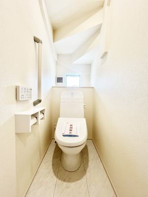 gC@P`Toilet`@̂鐅gC̓EHVbgtłgC͖g킴𓾂Ȃ́BۂłˁBgC2̂Œ̍Gɕ֗łI