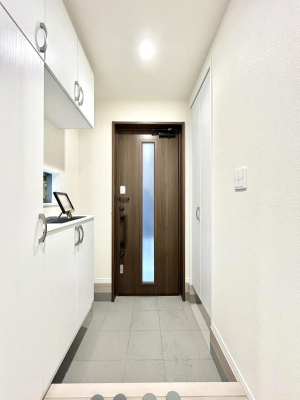 ց@A`Entrance`@Ƃ̒łql}ŏ̏ꏊł錺ւ́AƂ̈ۂ̂̂łILxȌ֎[ŁAYɕۂƂo܂􌺊ւɂ͂Ղ[̉ʔI