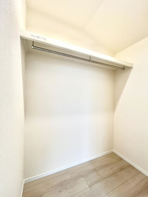 ̑@A`Walk-in Closet`@̗mĂVɂȂɂEH[NCN[[bgBmȊOɂAigȂƓdX[cP[XAXgbNiȂǉłЕtԂłB