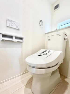 �g�C���@�g�C����1�K��2�K���ꂼ��ɔz�u����Ă��ĂƂĂ��֗��ł��B 