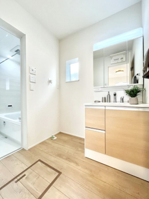 ���̑��@�������S�������`Dressing Room�`�@�Â��Ȃ肪���Ȑ��ʏ�����������ƍ̌��Ɗ��C���\�Ȃ̂ŋC�����悭���g�������܂��B�O�ʋ��^�C�v�̐��ʑ�͋������[�ŎU�炩�肪���Ȑ��ʏ����X�b�L����