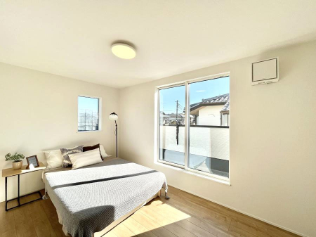 ���̑����ρ@�������S�������`Bed Room�`  �u��������������l�v�Ƃ��v�w�ł�����肭�낰��Q���B�����̉Ǝ��₨�d���ɔ�ꂽ���̓t�J�t�J�̃x�b�g�Ŗ�����Ă��������B�e���r��{�I�������Ă����K�ȍL����������