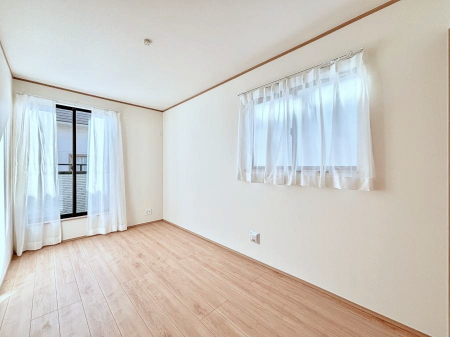 ���̑����ρ@2�ʍ̌����m�ۂ������邢��ԁB�Ƒ��݂�Ȃ����K�ȕ�炵����������݌v�ł��B