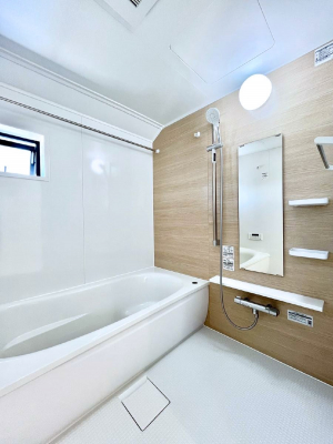 @`Bath Room`@͋C̗ŖɌătbVB@\tĂ̂ŗׂ̐@uŐ􂢏オ󕨂AJ̓VCCɂ邱Ƃ\łB