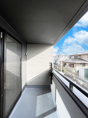 �o���R�j�[�@�����`Balcony�`  �o���R�j�[�͉������z���������݁A���z�c����󕨂��C�����悭�������Ƃ��ł��܂��B  �g���₷���J���I�ȃo���R�j�[�ł����z�����������Ղ�~�蒍���A�o���R�j�[�t���Z�܂��B  