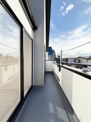 �o���R�j�[�@�������Q�������`Balcony�` �o���R�j�[�͉������z���������݁A���z�c����󕨂��C�����悭�������Ƃ��ł��܂��B �g���₷���J���I�ȃo���R�j�[�ł����z�����������Ղ�~�蒍���A�o���R�j�[�t���Z�܂��B