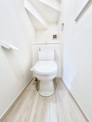 gC@`Toilet`@YEXbLEKȃEHVbgtgCł낰ԂłBgC͖g킴𓾂Ȃ́BۂłˁBgC2̂Œ̍Gɕ֗łI