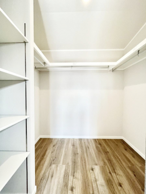 ̑@`Walk-in Closet`@KvȂ̂R[fBl[gꗗĊmFłAgxx⏀ZԂōςރEH[NCN[[bgݒu܂BƂ̒Ƃ֗Ȏ[Xy[XłB