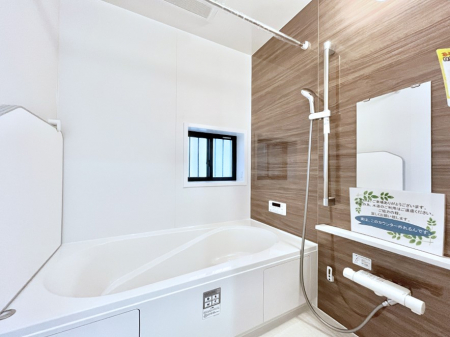 @`Bath Room`@͋C̗ŖɌătbVB@\tĂ̂ŗׂ̐@uŐ􂢏オ󕨂AJ̓VCCɂ邱Ƃ\łB