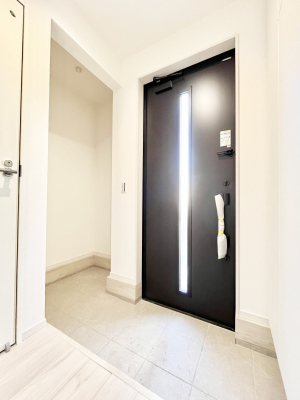 ց@`Entrance`@ւ͉Ƃ̊Ƃ܂䂪Ƃ̃ZX肰Ȃ閣͂錺֑ÿ݂BAxɉƑقƂłSn悢ԑ؂łˁ