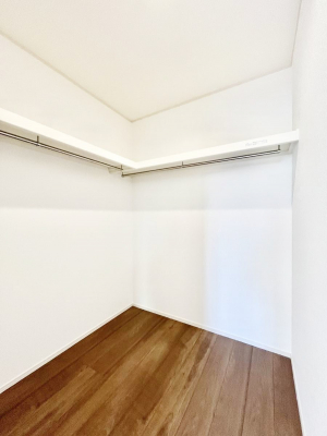 ̑@A`Walk-in Closet`@KvȂ̂R[fBl[gꗗĊmFłAgxx⏀ZԂōςރEH[NCN[[bgݒu܂BƂ̒Ƃ֗Ȏ[Xy[XB