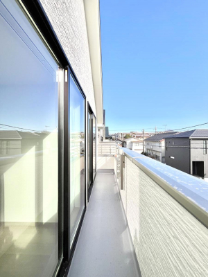 �o���R�j�[�@������A�������`Balcony�`  �o���R�j�[�͉������z���������݁A���z�c����󕨂��C�����悭�������Ƃ��ł��܂��B �g���₷���J���I�ȃo���R�j�[�ł����z�����������Ղ�~�蒍���A�o���R�j�[�t���Z�܂��B  