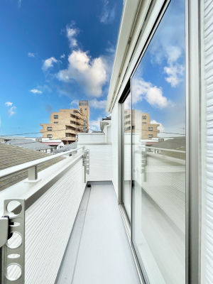 oRj[@Q`Balcony`  oRj[͉z݁Azc󕨂C悭Ƃł܂B  g₷JIȃoRj[łzՂ~蒍AoRj[tZ܂B  
