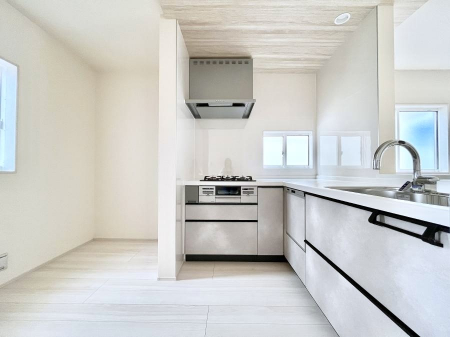 Lb`@Q`Kitchen`  rOnJE^[Lb`B  ȂƑƃR~jP[VƂ邾łȂA傫ȊJ邱Ƃł܂B 