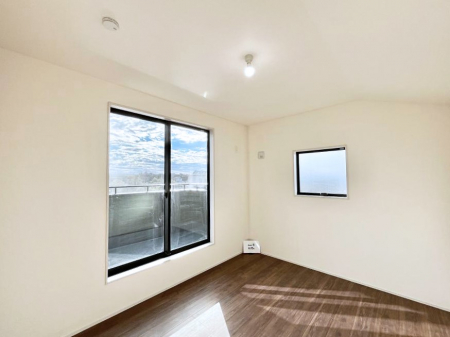 �Q���@�����`Bed Room�`�@2�ʍ̌����m�ۂ������邢�����́A���ʂ����ǂ��A��ϋ��S�n�̗ǂ���ԂƂȂ��Ă���܂��B�u�₩�ȕ��������ċN���钩�́A���K�����̎n�܂�ɁI���������ʕ����ƂĂ��ǂ��Z�܂���