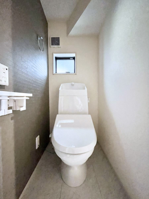 �g�C���@�����`Toilet�`�@�Y��E�X�b�L���E���K�ȃE�H�V�����b�g�t�g�C���ł��낰���Ԃł��B�g�C���͖����g�킴��𓾂Ȃ����́B����������ۂ������ł��ˁB�g�C����2��������̂Œ��̍��G���ɕ֗��ł��I