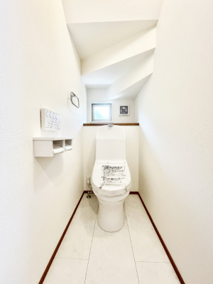gC@`Toilet`@YEXbLEKȃEHVbgtgCł낰ԂłBgC͖g킴𓾂Ȃ́BۂłˁBgC2̂Œ̍Gɕ֗łI