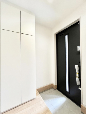 ց@`Entrance`@Ƃ̒łql}ŏ̏ꏊł錺ւ́AƂ̈ۂ̂̂łILxȌ֎[ŁAYɕۂƂo܂􌺊ւɂ͂Ղ[̉ʔI