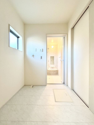 ���̑����ρ@�����h���[���[���B�~�J��ԕ��̎����ɑ劈�􂵂܂��B    