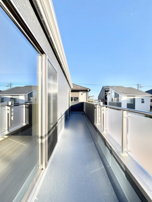 �o���R�j�[�@�����`Balcony�`  �o���R�j�[�͉������z���������݁A���z�c����󕨂��C�����悭�������Ƃ��ł��܂��B  �g���₷���J���I�ȃo���R�j�[�ł����z�����������Ղ�~�蒍���A�o���R�j�[�t���Z�܂��B  