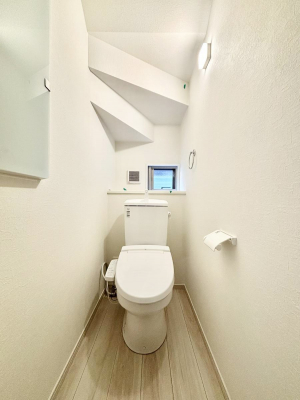 �g�C���@�����`Toilet�`�@�Y��E�X�b�L���E���K�ȃE�H�V�����b�g�t�g�C���ł��낰���Ԃł��B�̌������薾�邭�A���K��ԂƂȂ��Ă���܂��������g���ꏊ�����炱���̔z���ł��I