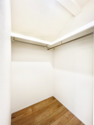 ̑@`Walk-in Closet`@KvȂ̂R[fBl[gꗗĊmFłAgxx⏀ZԂōςރEH[NCN[[bgݒu܂BƂ̒Ƃ֗Ȏ[Xy[XłB