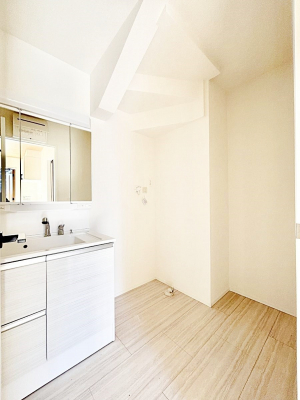 ���̑��@��Ƃ�̐��ʃX�y�[�X�Œ��̐g�x�x���X���[�Y��