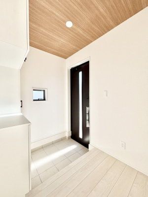 ���ց@�K���X�X���b�g�̓��������փh�A�������Ɍ���͂��Ă���܂�