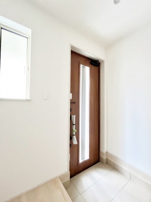 ց@`Entrance`@ւ͉Ƃ̊Ƃ܂䂪Ƃ̃ZX肰Ȃ閣͂錺֑ÿ݂BAxɉƑقƂłSn悢ԑ؂łˁ