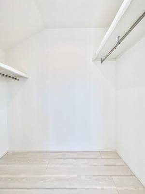 ̑@`Walk-in Closet`@KvȂ̂R[fBl[gꗗĊmFłAgxx⏀ZԂōςރEH[NCN[[bgݒu܂BƂ̒Ƃ֗Ȏ[Xy[XłB