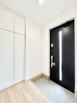 ց@`Entrance`@Ƃ̒łql}ŏ̏ꏊł錺ւ́AƂ̈ۂ̂̂łILxȌ֎[ŁAYɕۂƂo܂􌺊ւɂ͂Ղ[̉ʔI