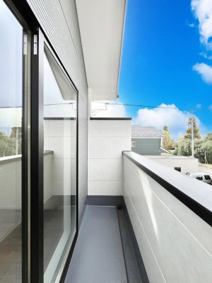 oRj[@`Balcony`  oRj[͉z݁Azc󕨂C悭Ƃł܂B  g₷JIȃoRj[łzՂ~蒍AoRj[tZ܂B  