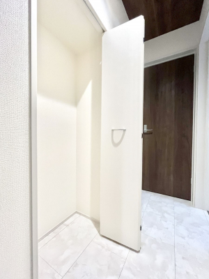 ���̑����ρ@�L�����[�B�|�������G�߂̏��������[���邱�Ƃ��ł��܂��B