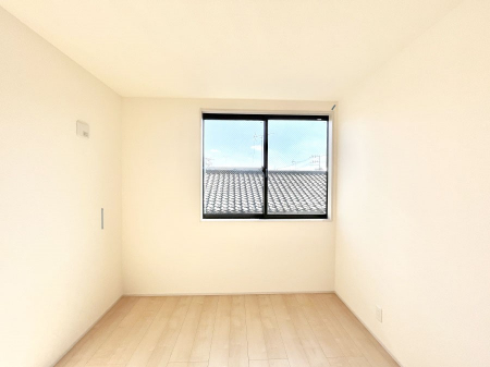 q@`Bed Room`@؂̉肪₳t[O͈炬炷vCx[gԁB߂̃t[Oł̂ŁAǎƂ}b`AXɍLĂʂB