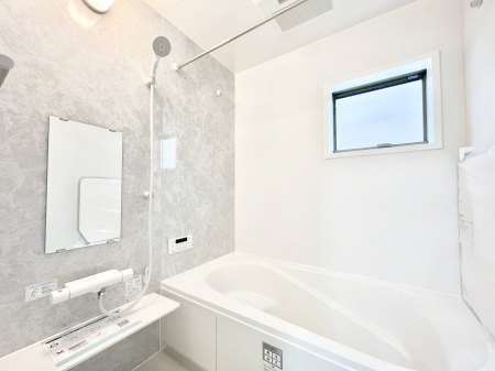 @`Bath Room`@͋C̗ŖɌătbVB@\tĂ̂ŗׂ̐@uŐ􂢏オ󕨂AJ̓VCCɂ邱Ƃ\łB