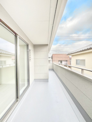 oRj[@`Balcony`  oRj[͉z݁Azc󕨂C悭Ƃł܂B  g₷JIȃoRj[łzՂ~蒍AoRj[tZ܂B  