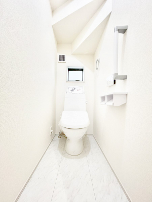 gC@`Toilet`@YEXbLEKȃEHVbgtgCł낰ԂłB1A2KɃgCXy[XǏ薾邭AKԂƂȂĂ܂gꏊ炱̔złI