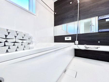 @`Bath Room`@͋C̗ŖɌătbVB@\tĂ̂ŗׂ̐@uŐ􂢏オ󕨂AJ̓VCCɂ邱Ƃ\łB