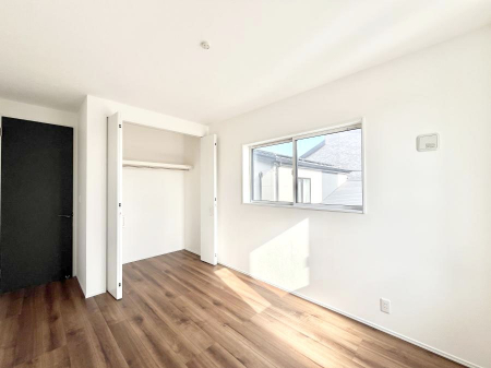 Q@`Bed Room`  Sɂ͎[N[[bgIiĝm⏬͂AGߕ̂mȂǂƐڂ܂܂B  ԂLgpł܂ˁB