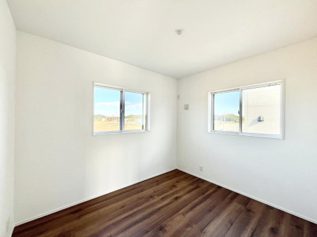 q@`Bed Room`@2ʍ̌mۂ邢́AʂǂAϋSn̗ǂԂƂȂĂ܂Bu₩ȕċN钩́AK̎n܂ɁIʕƂĂǂZ܂