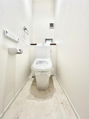 gC@`Toilet`@YEXbLEKȃEHVbgtgCł낰ԂłB1A2KɃgCXy[XǏ薾邭AKԂƂȂĂ܂gꏊ炱̔złI