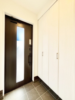 ց@1`Entrance`@Ƃ̒łql}ŏ̏ꏊł錺ւ́AƂ̈ۂ̂̂łILxȌ֎[ŁAYɕۂƂo܂􌺊ւɂ͂Ղ[̉ʔI