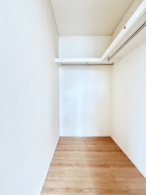 ̑@`Walk-in Closet`@KvȂ̂R[fBl[gꗗĊmFłAgxx⏀ZԂōςރEH[NCN[[bgݒu܂BƂ̒Ƃ֗Ȏ[Xy[XłB