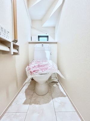 gC@`Toilet`@YEXbLEKȃEHVbgtgCł낰ԂłB1A2KɃgCXy[XǏ薾邭AKԂƂȂĂ܂gꏊ炱̔złI