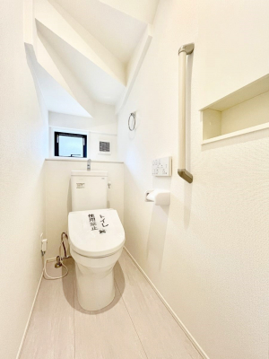 gC@`Toilet`@YEXbLEKȃEHVbgtgCł낰ԂłBgC͖g킴𓾂Ȃ́BۂłˁBgC2̂Œ̍Gɕ֗łI